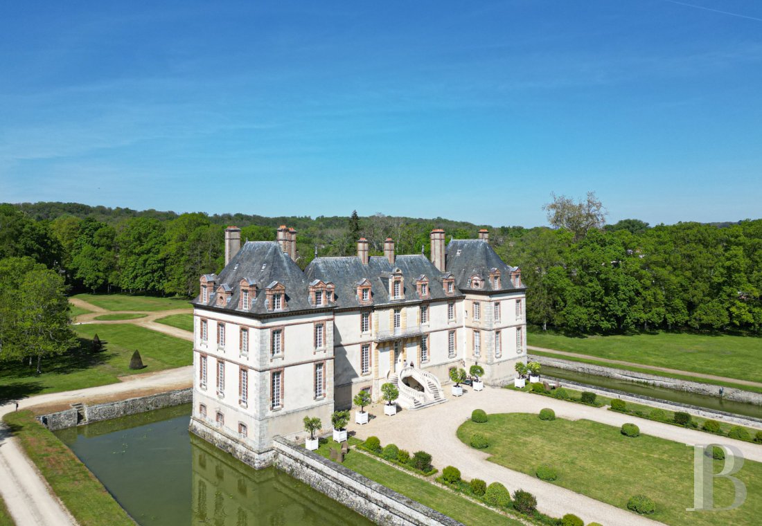 En Seine-et-Marne, entre Fontainebleau et Nemours, un château de famille du 17e siècle - photo  n°34